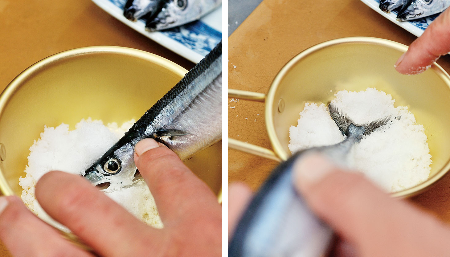 さんまの頭と尾に塩をたっぷりつける工程