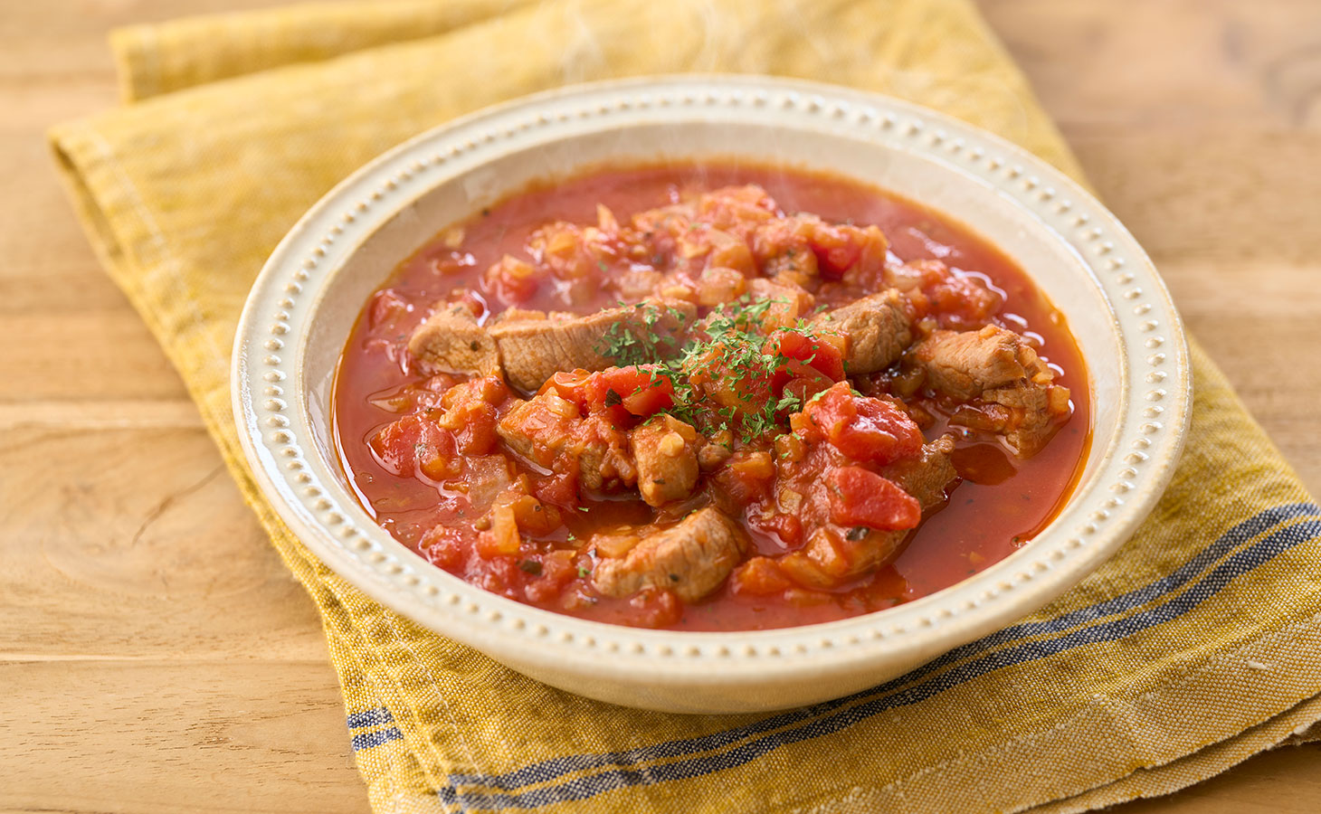 豚ヒレ肉のトマト煮の盛り付け例